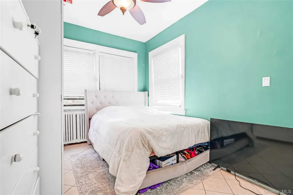 16008 12th Road Beechhurst NY 11357