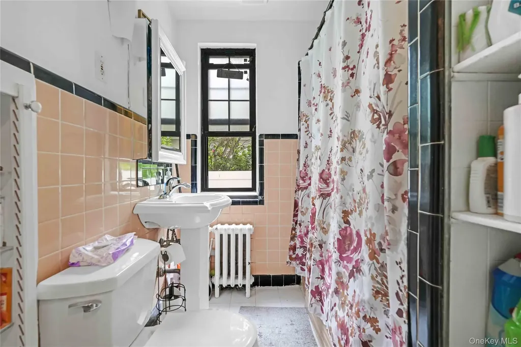 16008 12th Road Beechhurst NY 11357