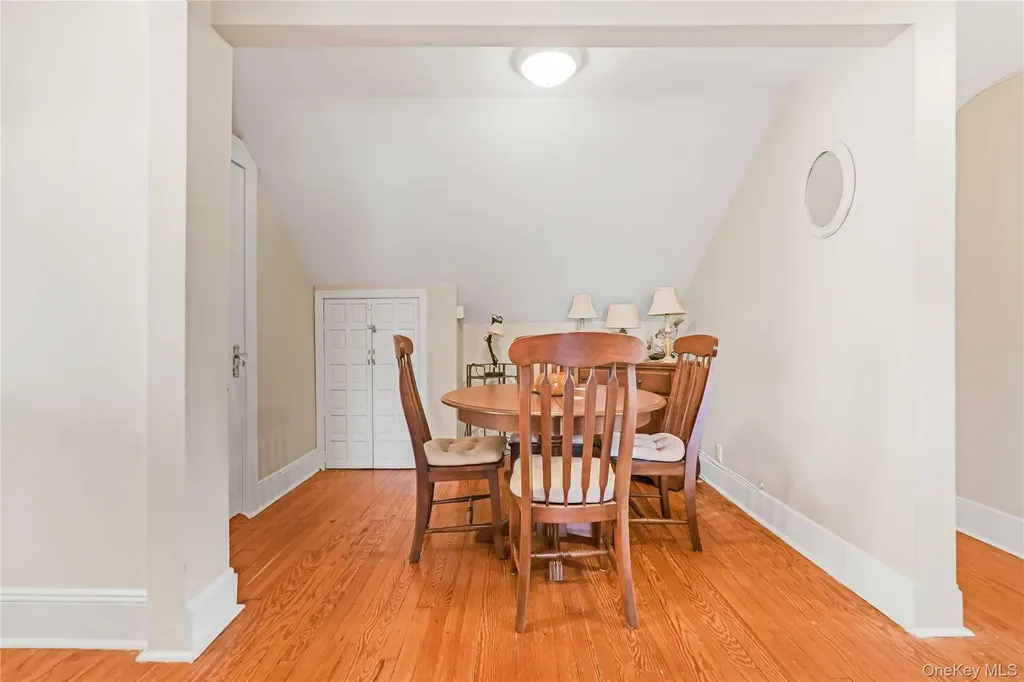 16008 12th Road Beechhurst NY 11357
