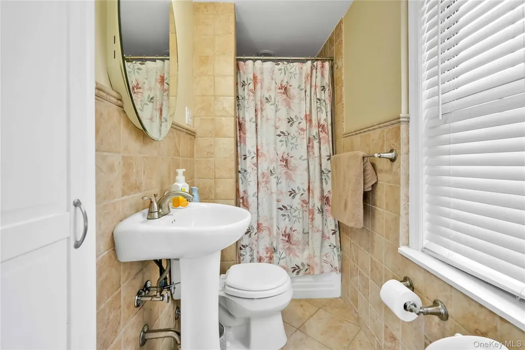 16008 12th Road Beechhurst NY 11357
