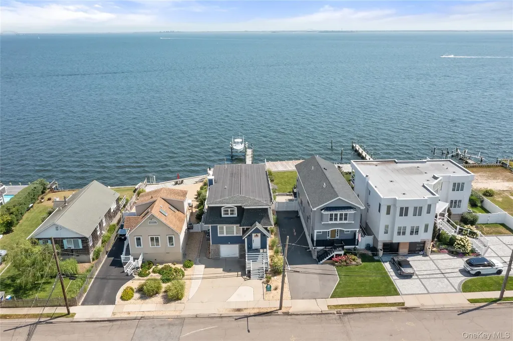 15 E Shore Drive Babylon NY 11702