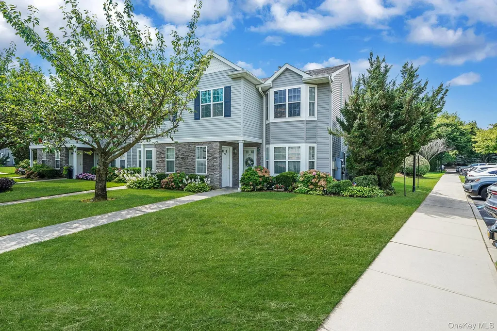 258 Medea Way Central Islip NY 11722