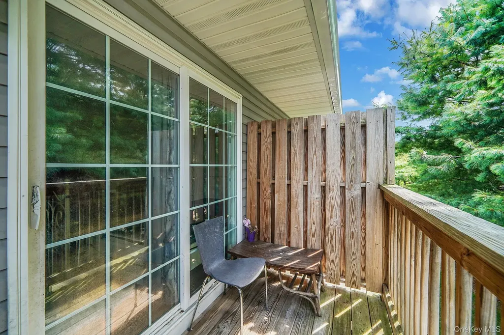 258 Medea Way Central Islip NY 11722