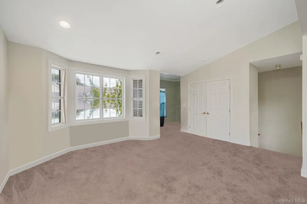 258 Medea Way Central Islip NY 11722
