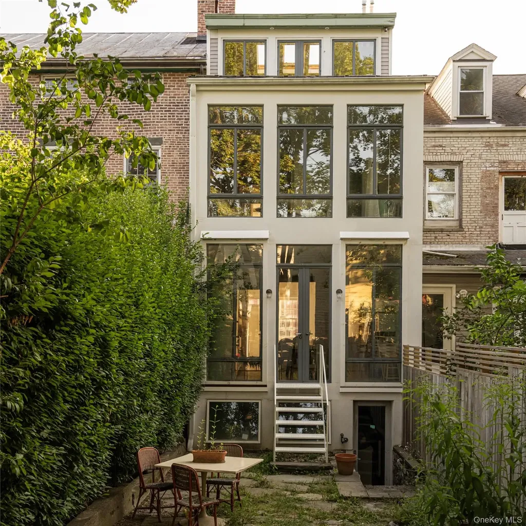 10 Union Street Hudson NY 12534