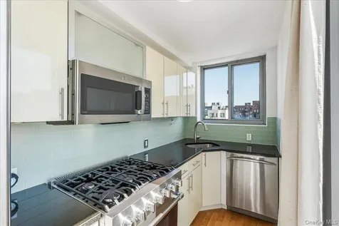 236 N 7th Street Brooklyn NY 11211