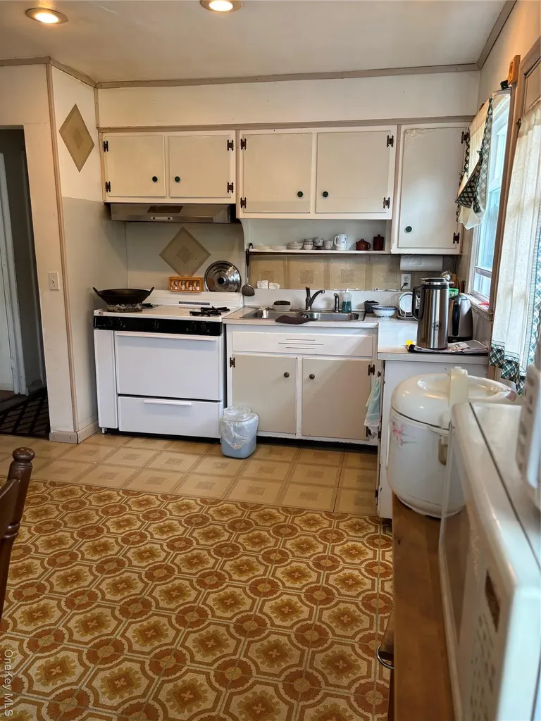 371 N Ocean Avenue Patchogue NY 11772