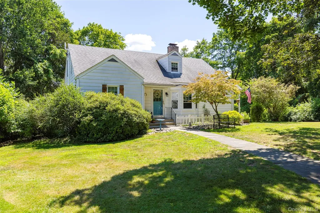 35 Sheldon Drive Poughkeepsie NY 12603