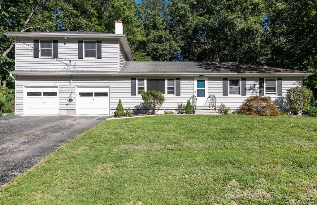24 Lori Street Poughkeepsie NY 12603