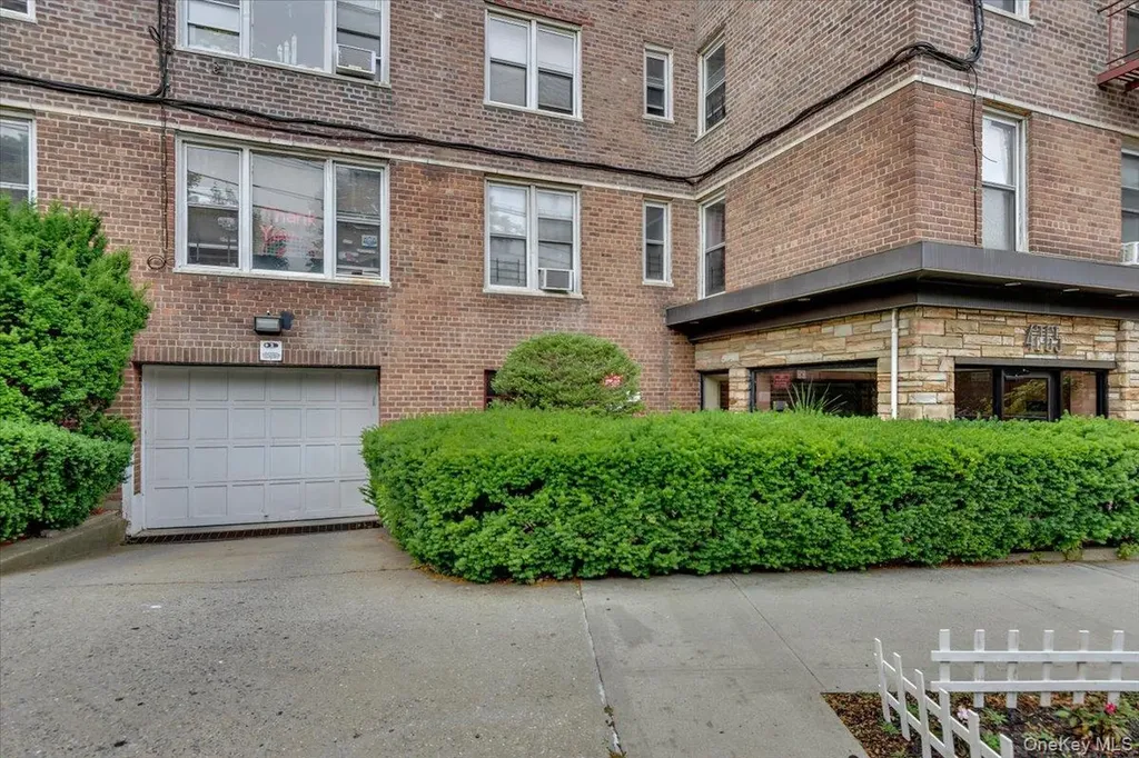 4265 Webster Avenue Bronx NY 10470