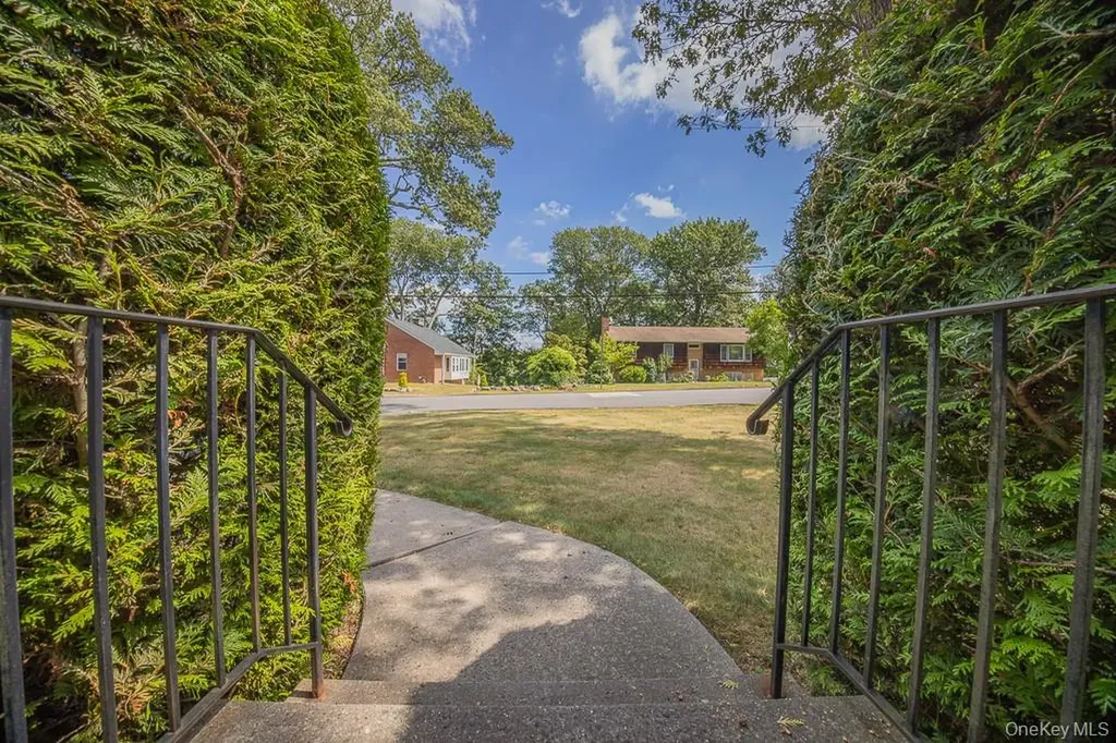 85 Lt Cox Drive Pearl River NY 10965