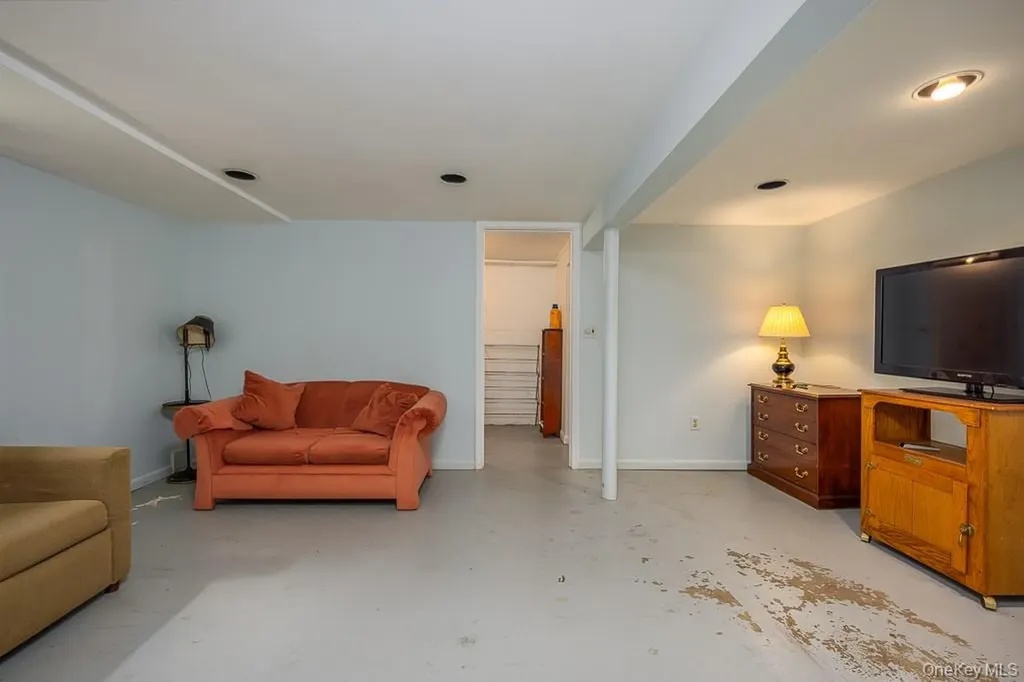 85 Lt Cox Drive Pearl River NY 10965