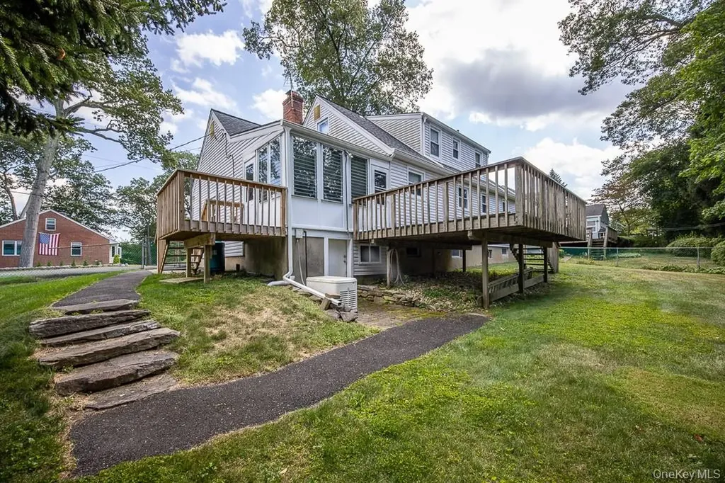 85 Lt Cox Drive Pearl River NY 10965