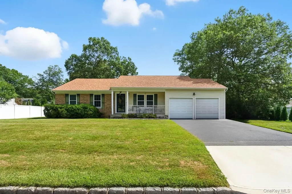 25 Timber Ridge Drive Coram NY 11727