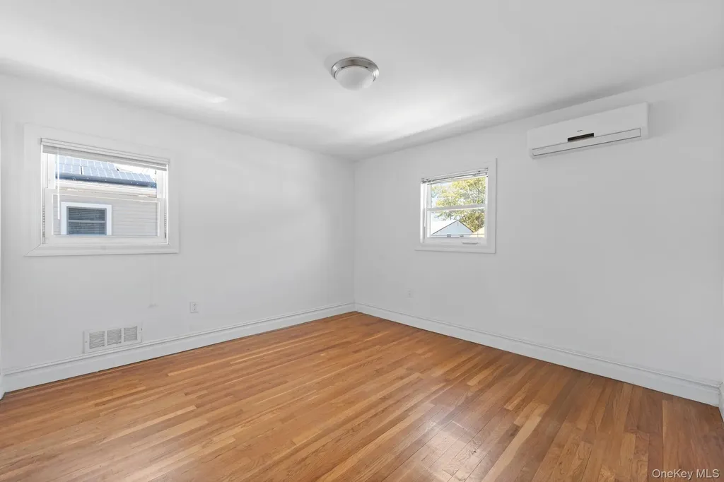 10541 Seaview Avenue Brooklyn NY 11236