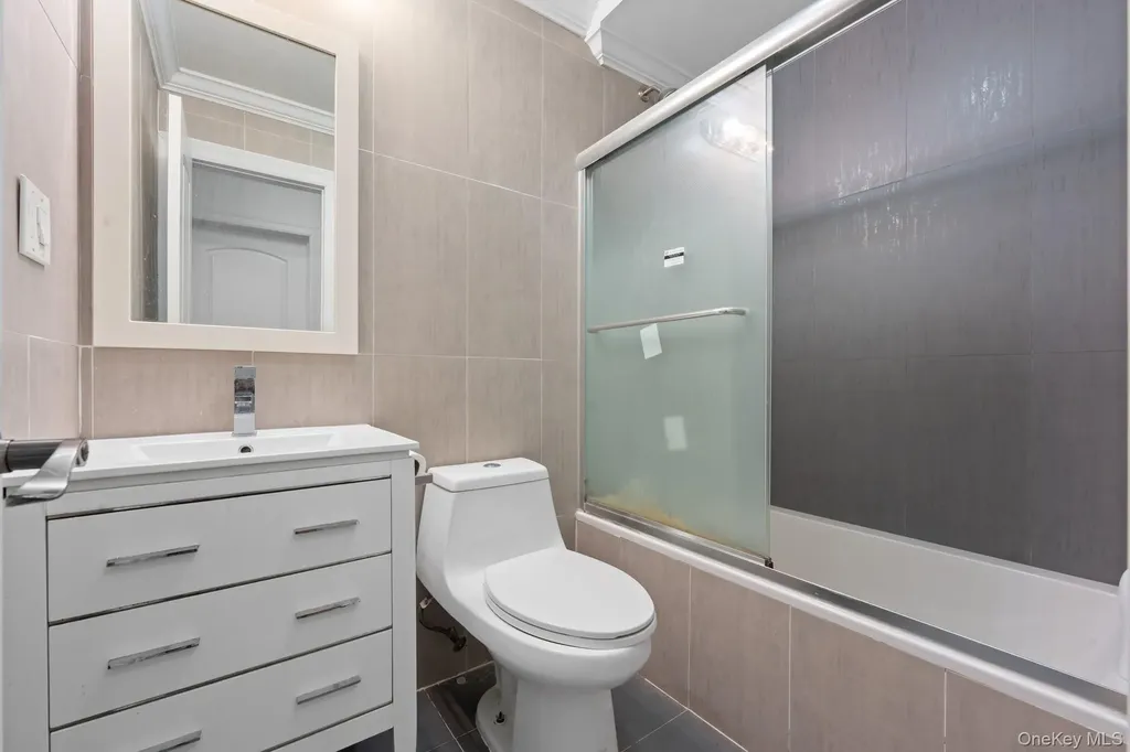 10541 Seaview Avenue Brooklyn NY 11236