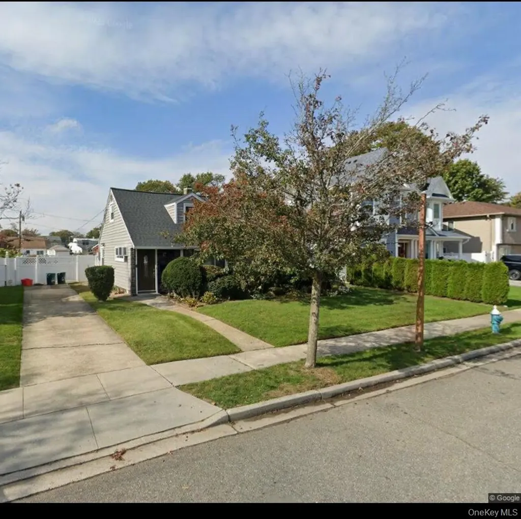 658 Wyngate Drive E Valley Stream NY 11580
