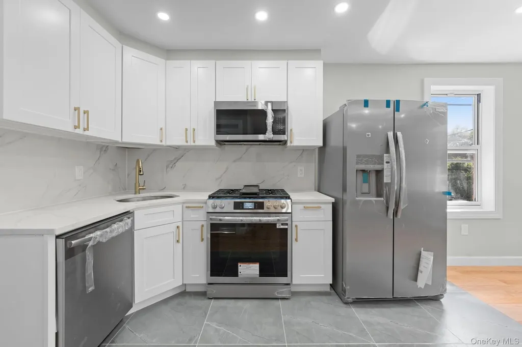 3210 Paulding Avenue Bronx NY 10469