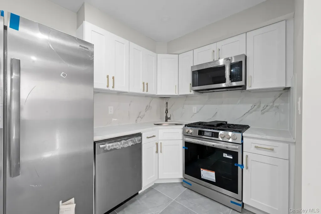 3210 Paulding Avenue Bronx NY 10469