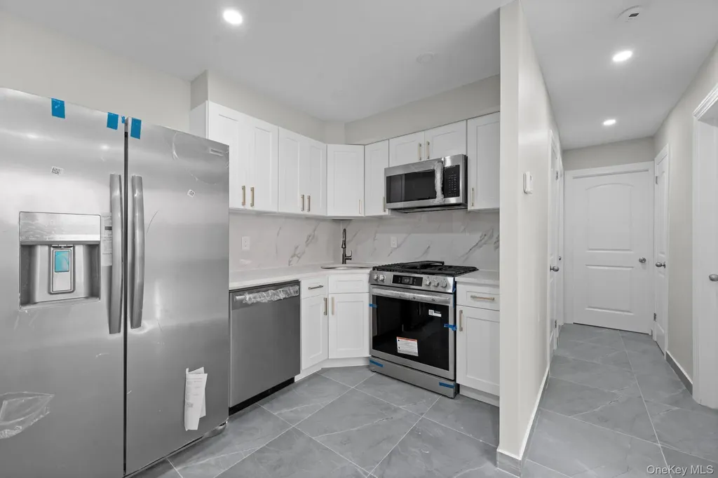 3210 Paulding Avenue Bronx NY 10469