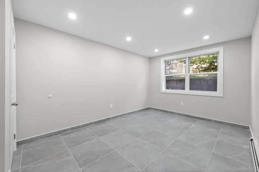 3210 Paulding Avenue Bronx NY 10469