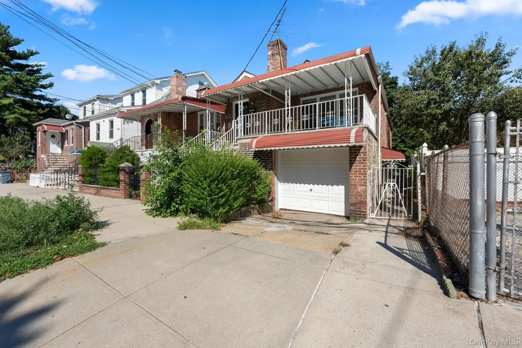 3210 Paulding Avenue Bronx NY 10469