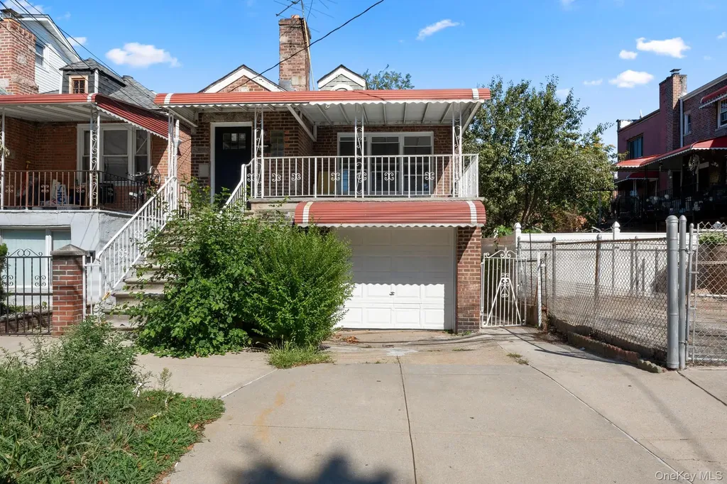 3210 Paulding Avenue Bronx NY 10469