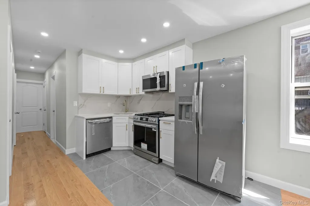 3210 Paulding Avenue Bronx NY 10469