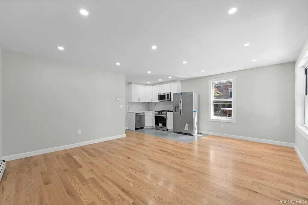 3210 Paulding Avenue Bronx NY 10469