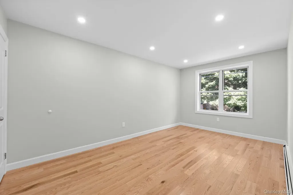 3210 Paulding Avenue Bronx NY 10469