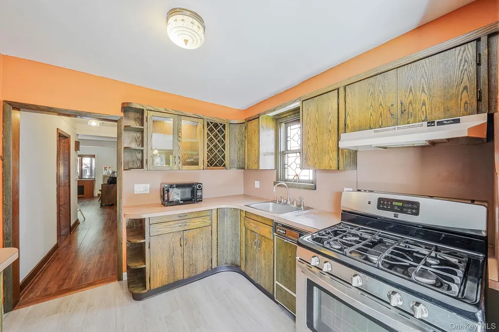 1636 Williamsbridge Road Bronx NY 10461