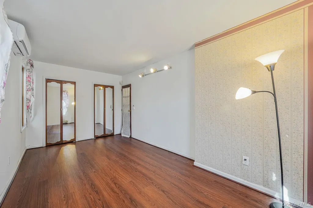 1636 Williamsbridge Road Bronx NY 10461