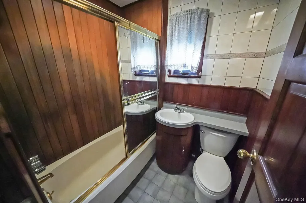 1636 Williamsbridge Road Bronx NY 10461