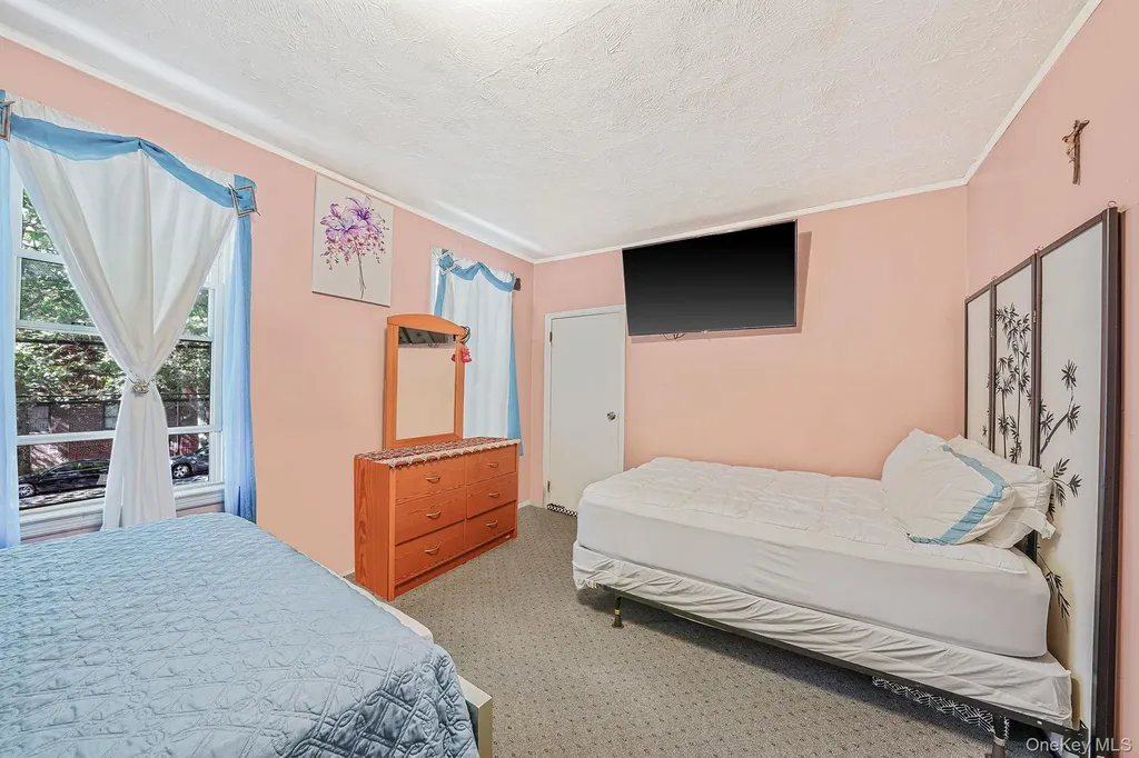 1636 Williamsbridge Road Bronx NY 10461