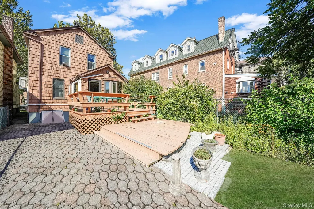 1636 Williamsbridge Road Bronx NY 10461