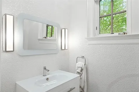 20 Devonshire Lane Amagansett NY 11930