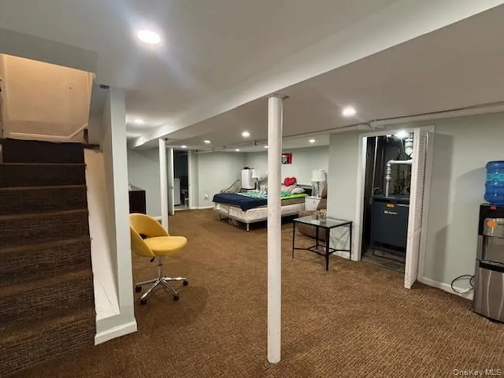 452 Macatee Place Mineola NY 11501