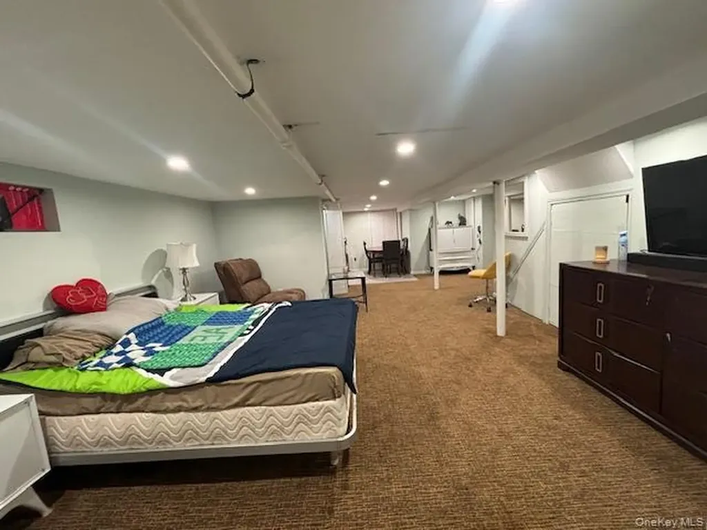 452 Macatee Place Mineola NY 11501