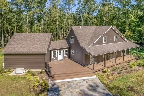 621 Decker Road Wallkill NY 12589