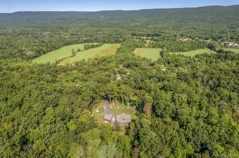 621 Decker Road Wallkill NY 12589