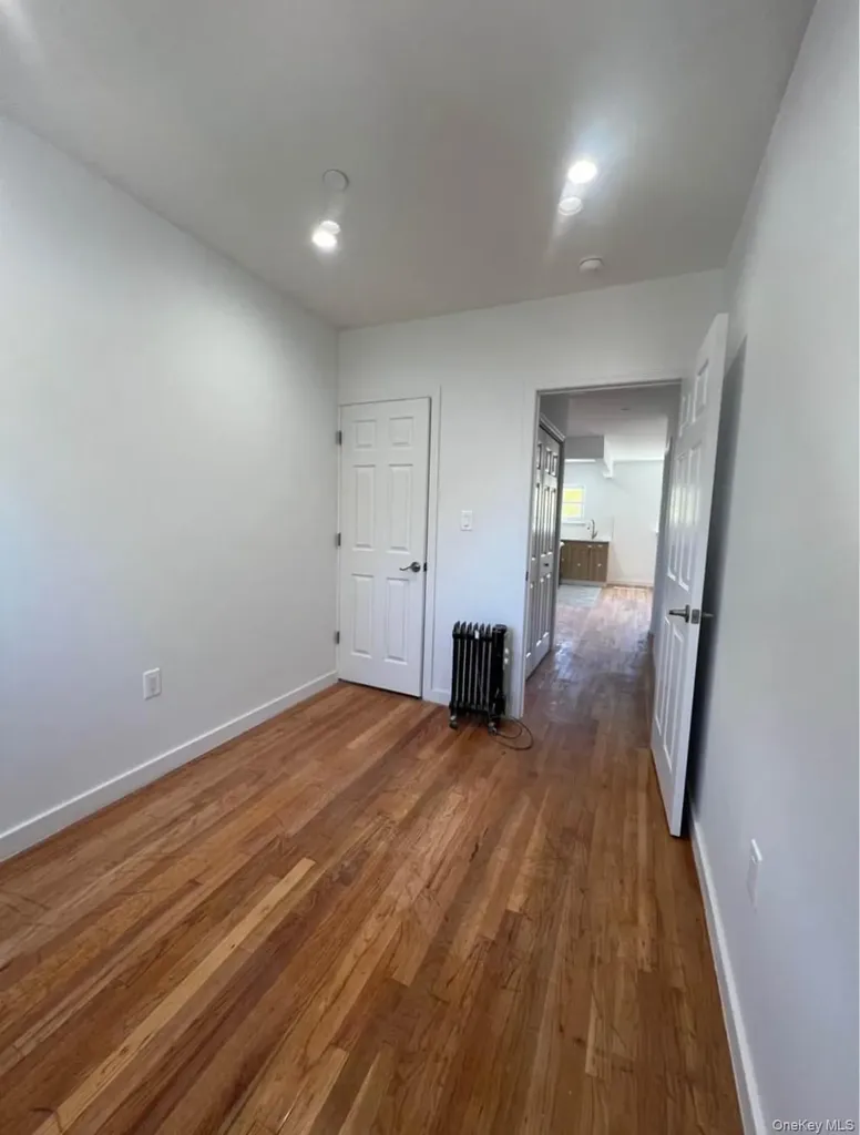 718 Rosedale Avenue Bronx NY 10473