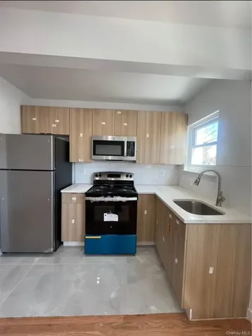 718 Rosedale Avenue Bronx NY 10473