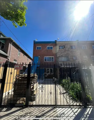 718 Rosedale Avenue Bronx NY 10473