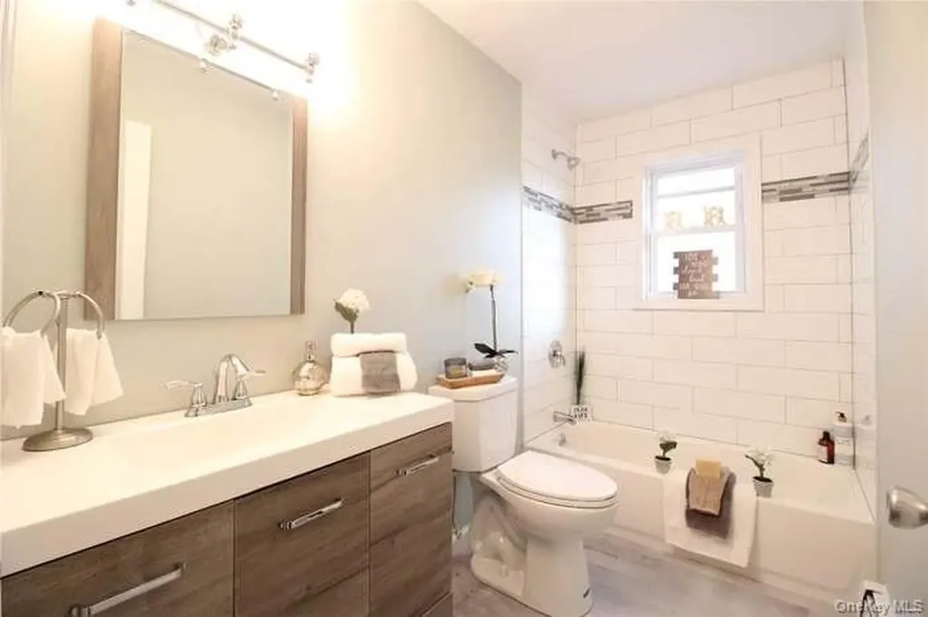 99 Forrest Avenue Shirley NY 11967