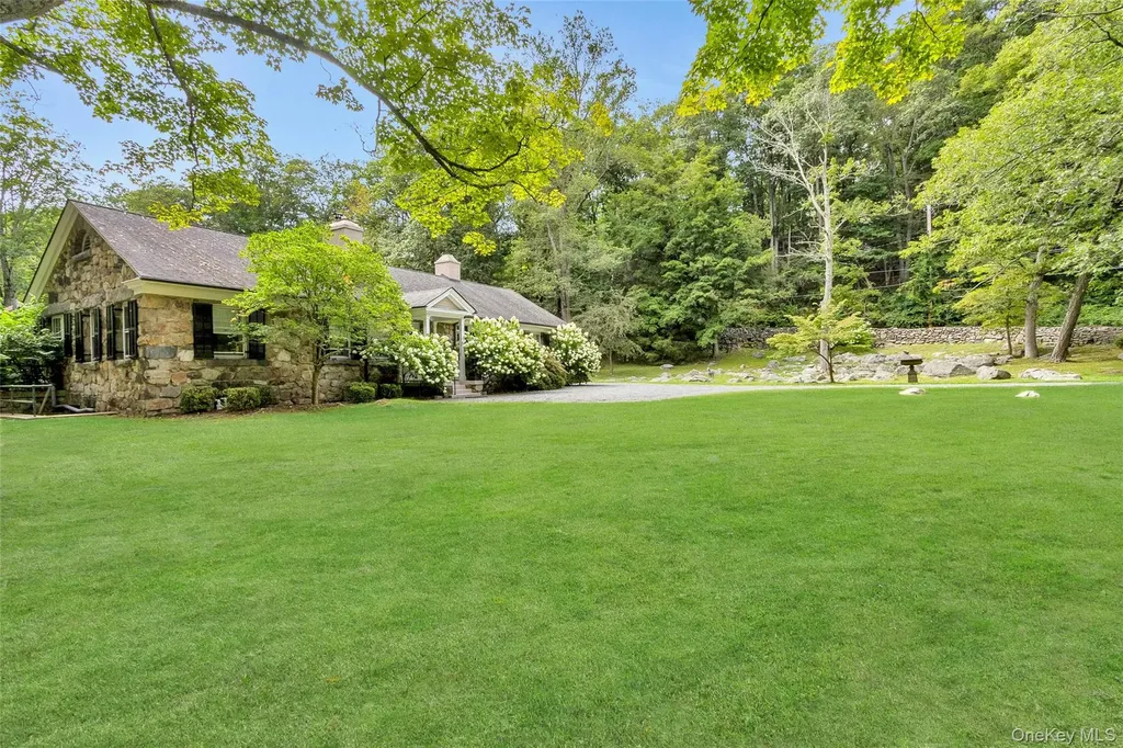 55 Mountain Farm Road Tuxedo Park NY 10987