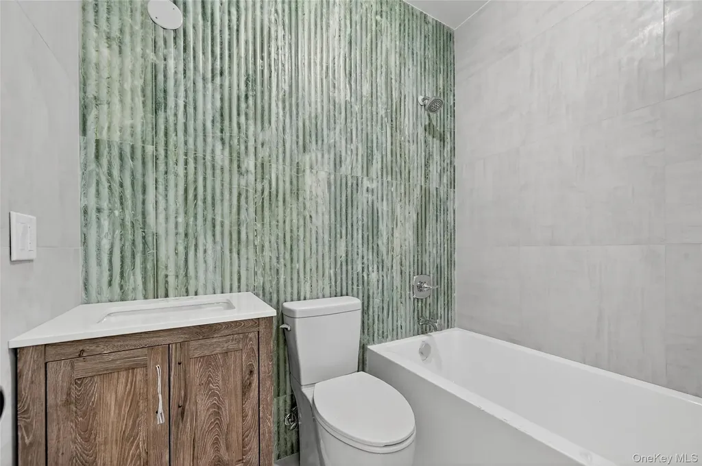 6 Milla Lane Spring Valley NY 10977