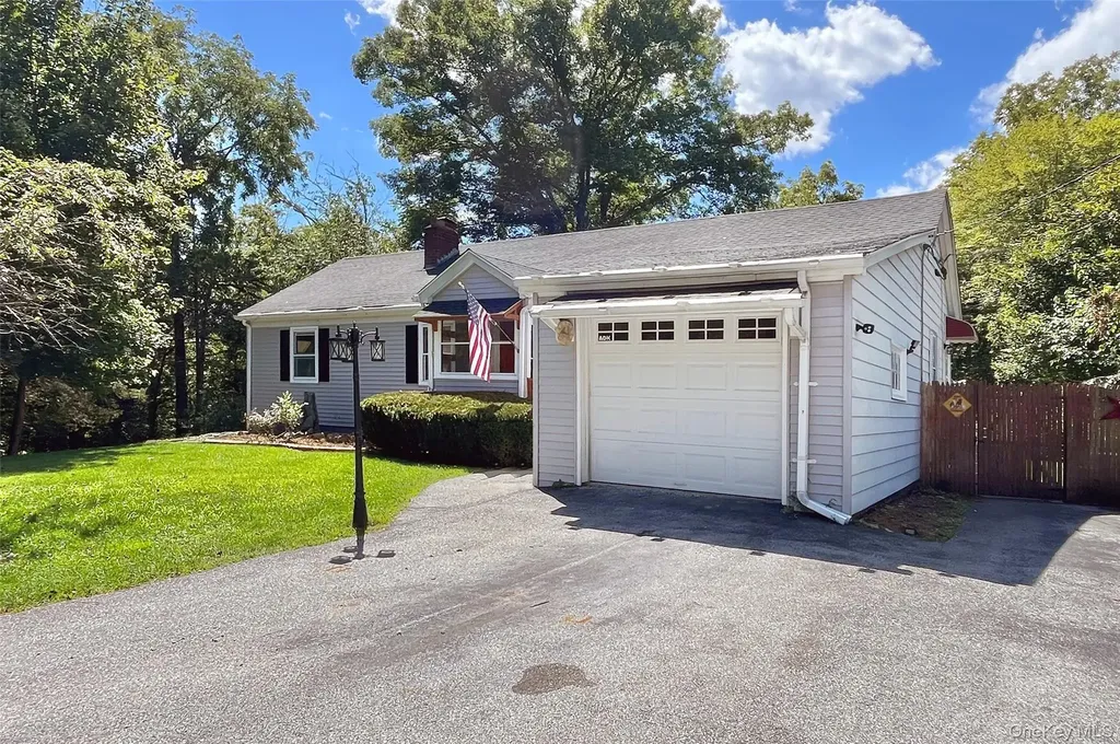 16 Martin Terrace Poughkeepsie NY 12603