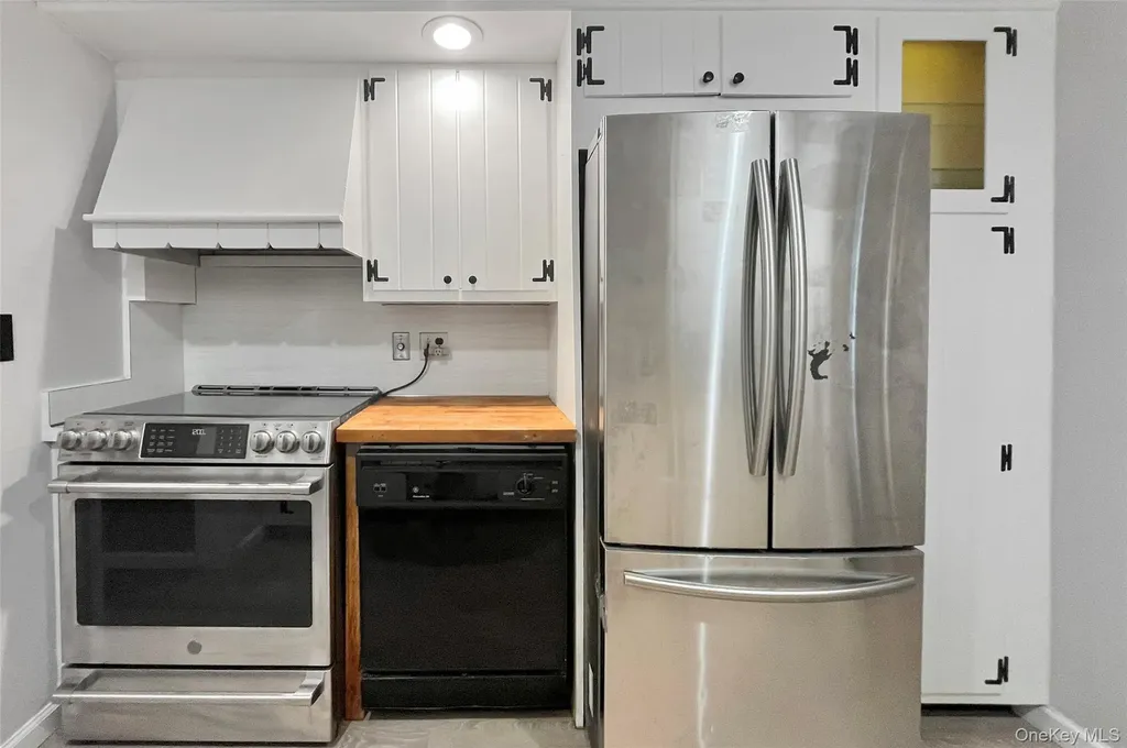 16 Martin Terrace Poughkeepsie NY 12603