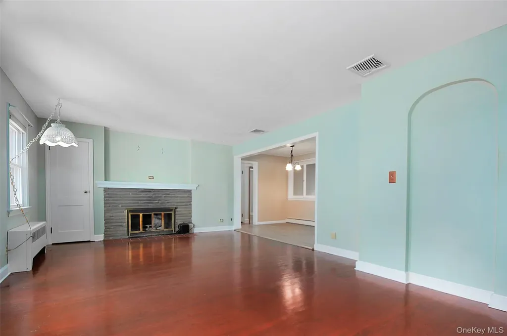 16 Martin Terrace Poughkeepsie NY 12603
