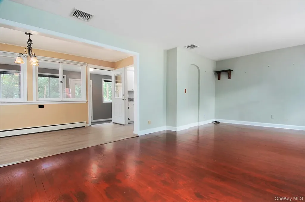 16 Martin Terrace Poughkeepsie NY 12603